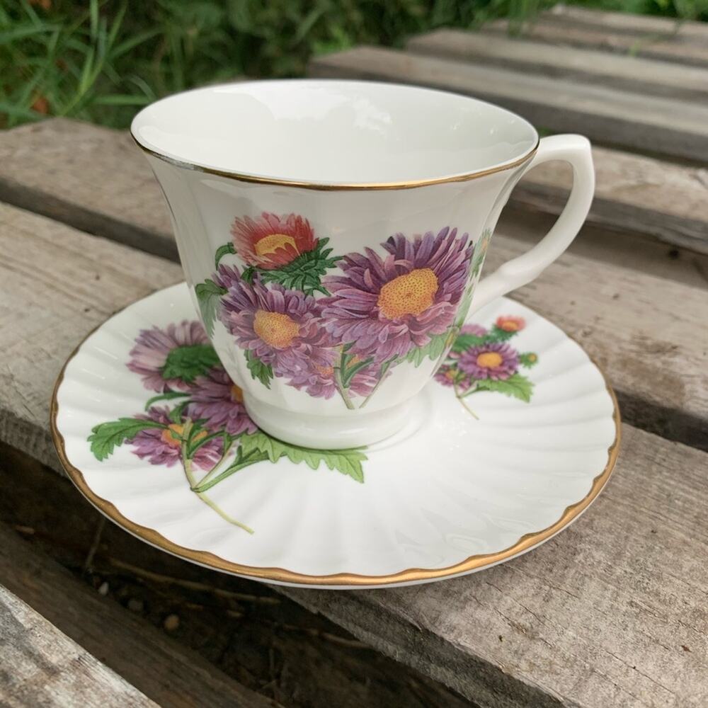 Vintage Royal Porcelain bone china England teacup floral